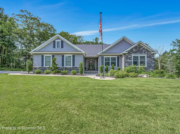 10 White Oak Way, Jefferson Township, PA 18436