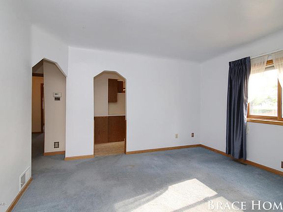 4th image of 543 Buist St SW