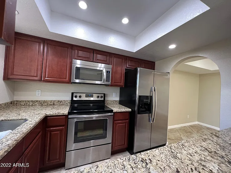 2534 E Villa Theresa Dr — Photo 7