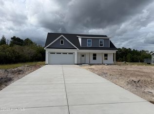 77 Sandy Ln, Hampstead, NC 28443
