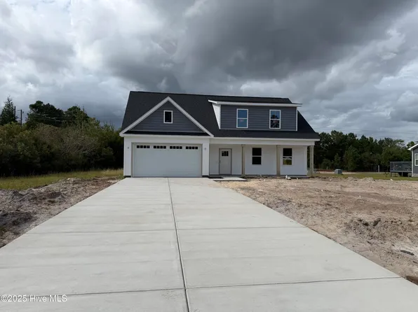 77 Sandy Lane, Hampstead, NC 28443