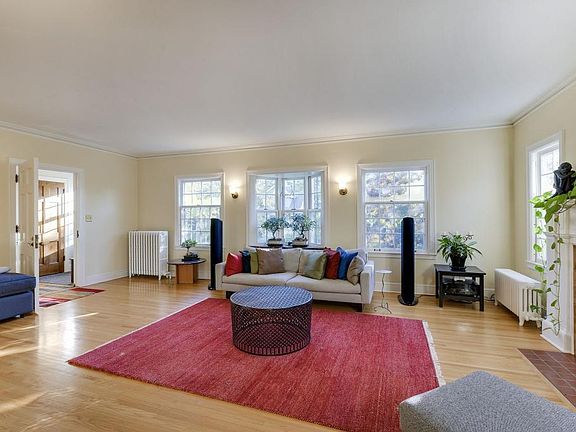 4th image of 3536 Irving Ave S #2