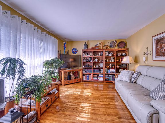 5th image of 10666 Cricklewood Dr