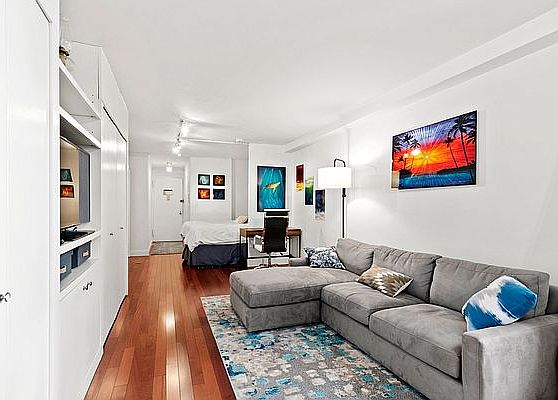 1st image of 305 E 40th St #5X