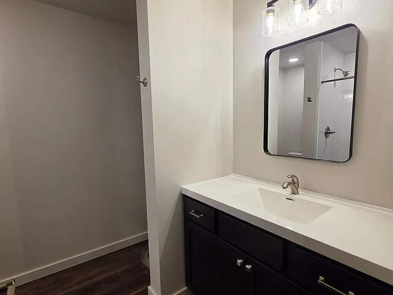 1209 Main St — Photo 5