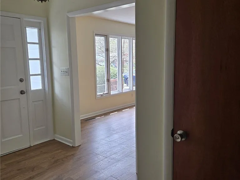 425 Dunmore Rd — Photo 4