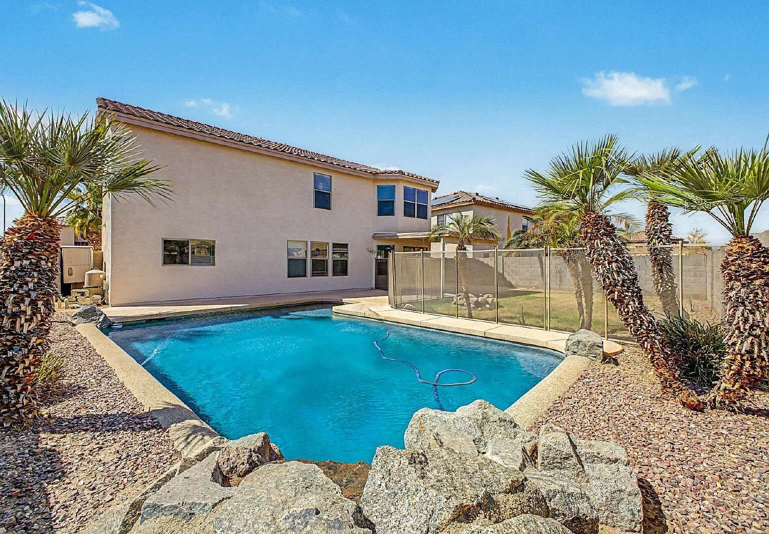 4 bed, 2.5 bath, 2889 sqft, $2,550 — Photo 1