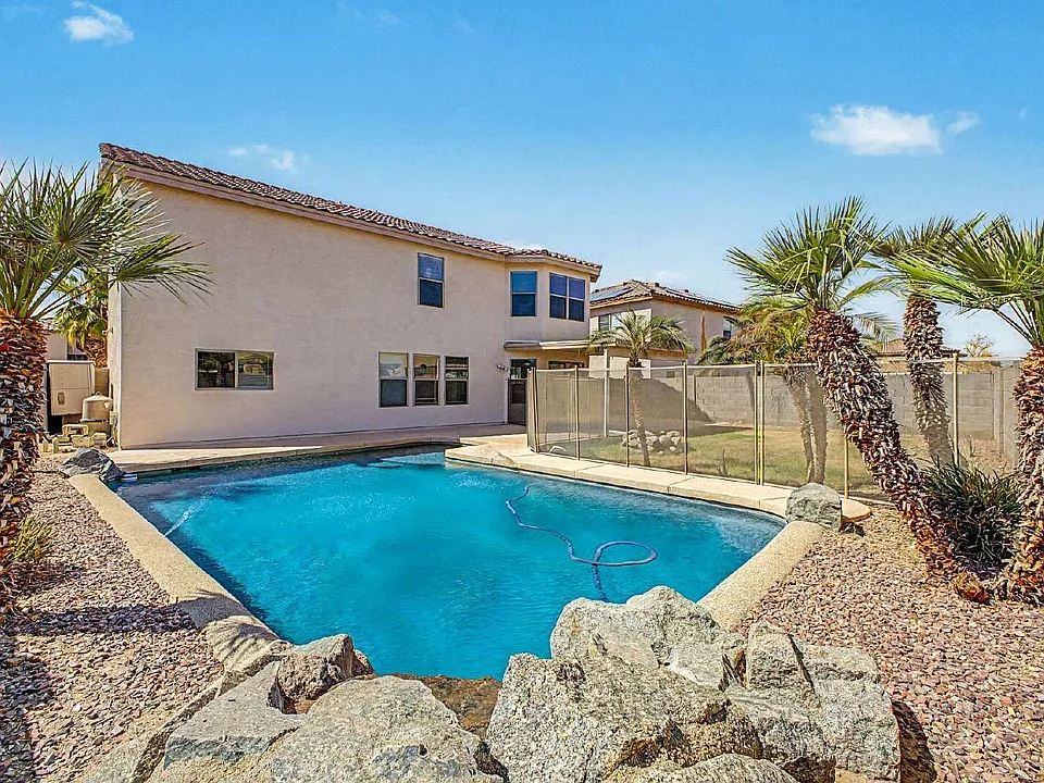 15554 W Gelding Dr