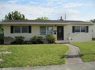 1305 NW 179th Ter, Miami Gardens, FL 33169