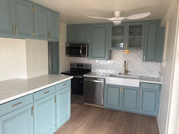 17 Nanaina St #A, Makawao, HI 96768