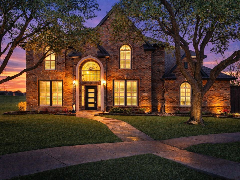 1st image of 684 Hollow Cir