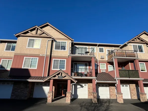 715 NW Falling Waters Ln Unit 104, Portland, OR 97229