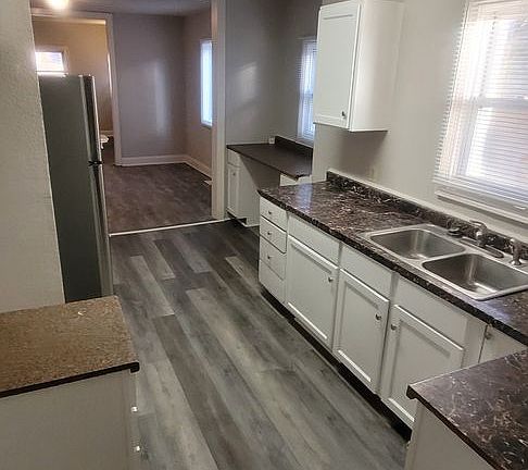 2nd image of 5224 Euclid Ave