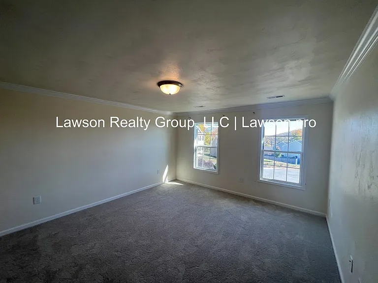 2080 Lawson Ln — Photo 32
