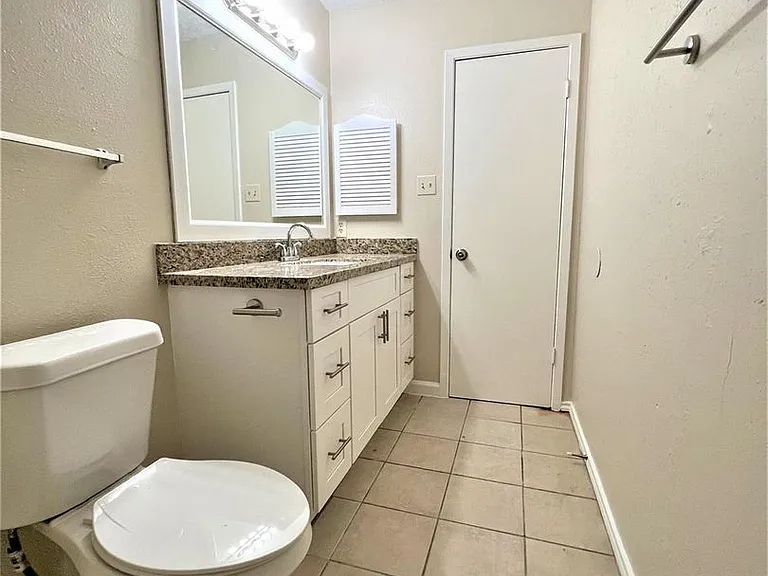 2130 Greenbriar Colony Dr — Photo 13