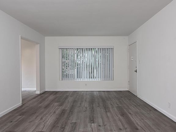 5th image of 11743 Dorothy St APT 1