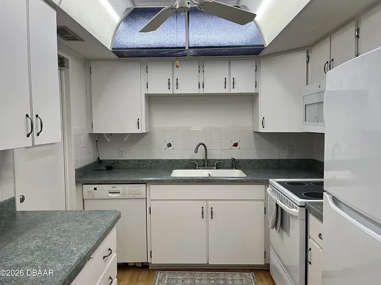1224 S Peninsula Dr #322 — Photo 9