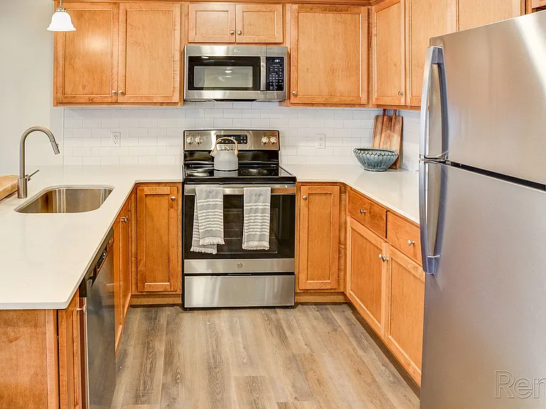 Apartments On Main — Photo 124