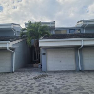 335 Poinciana Dr #1005, North Miami Beach, FL, 33160