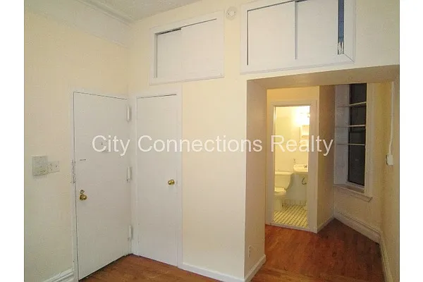 Rented by City Connections Realty | media 64