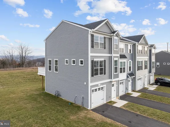 2027 Terrace View Ln, Mechanicsburg, PA 17055