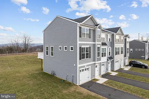 2027 Terrace View Ln Photo 1