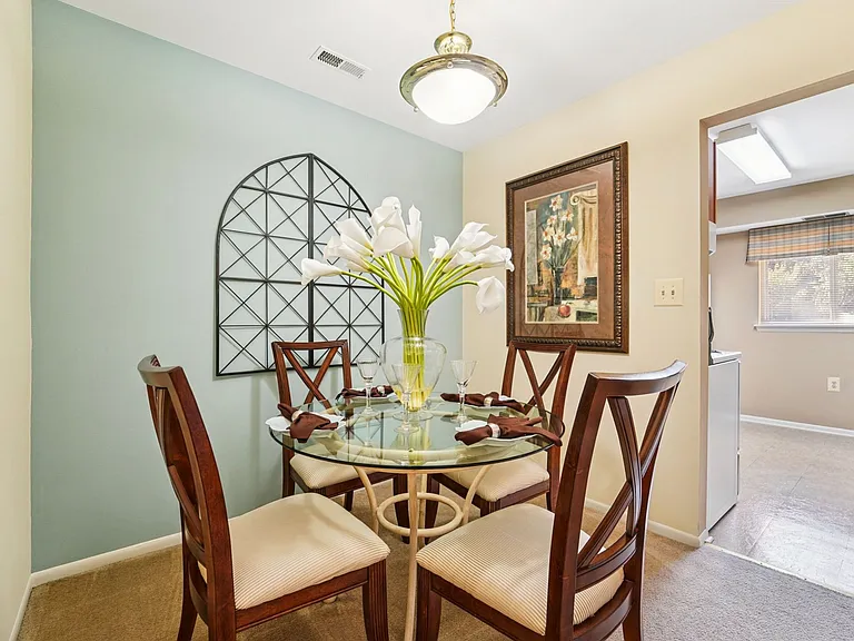 2 Bedroom 947 SF - Dining Area
