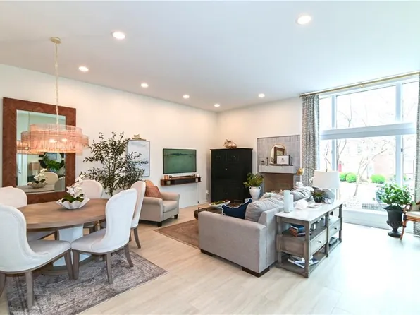 696 Mowbray Arch APT 320, Norfolk, VA 23507