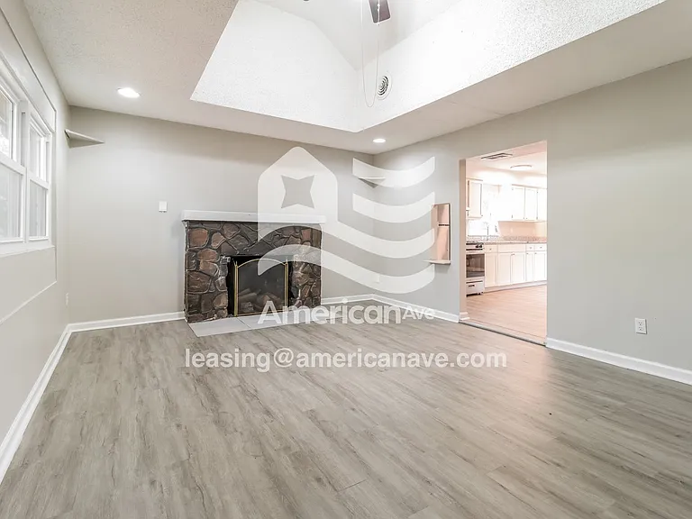 541419_004_living_room_14034826.jpg