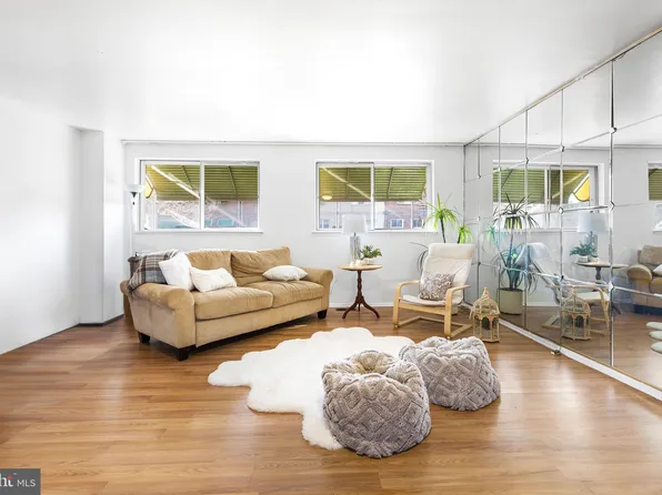 1416 Kings Pl, Philadelphia, PA 19122