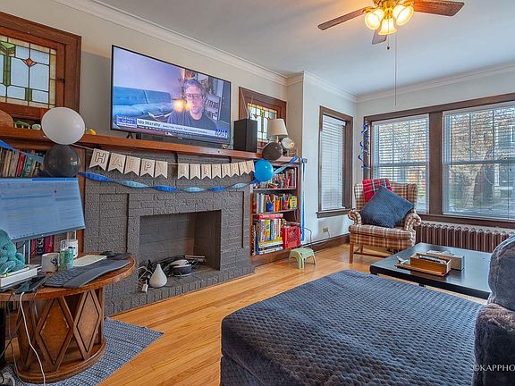 4th image of 2219 W Berwyn Ave
