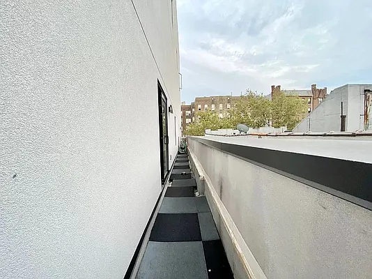 Rented by Rennit Inc. | media 44