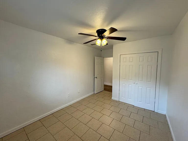 715 E Plymouth Ave — Photo 16