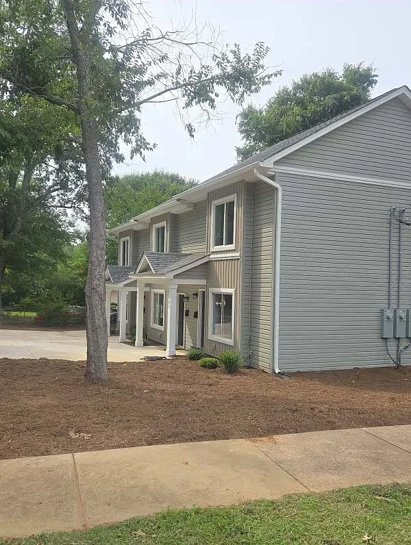 2 bed, 1.5 bath, 1000 sqft, $1,650 — Photo 1