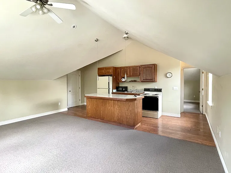 498 Twelve Oaks Dr #1 — Photo 3
