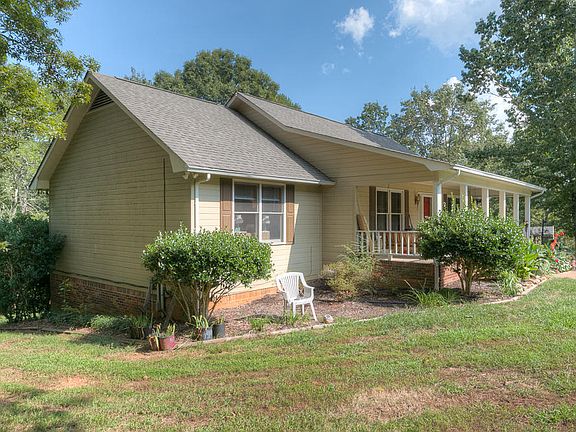 2nd image of 516 Knobb Hill Dr NW