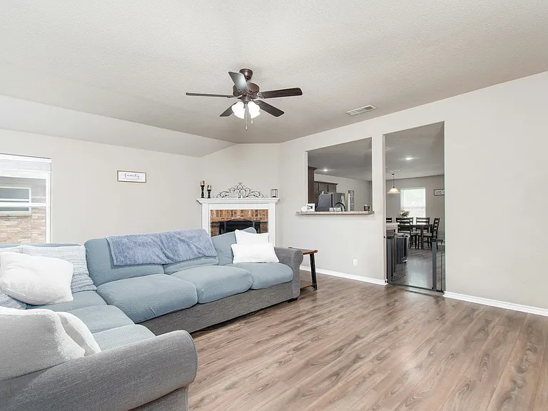 6506 Castle Gap Dr — Photo 6
