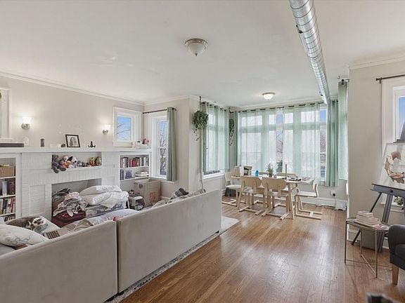 2nd image of 1046 N Kedzie Ave APT 1