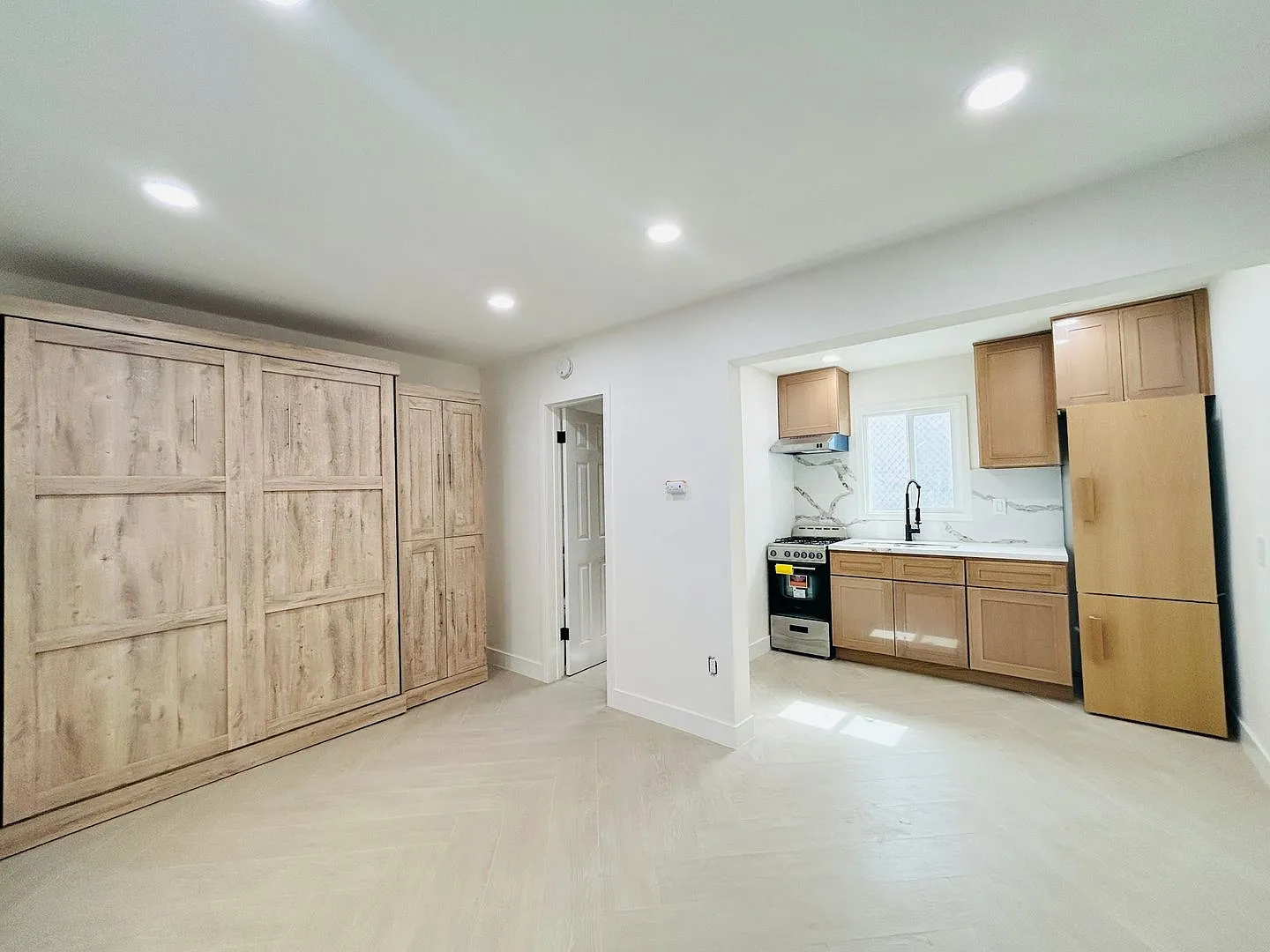 Rose Ave — Photo 2