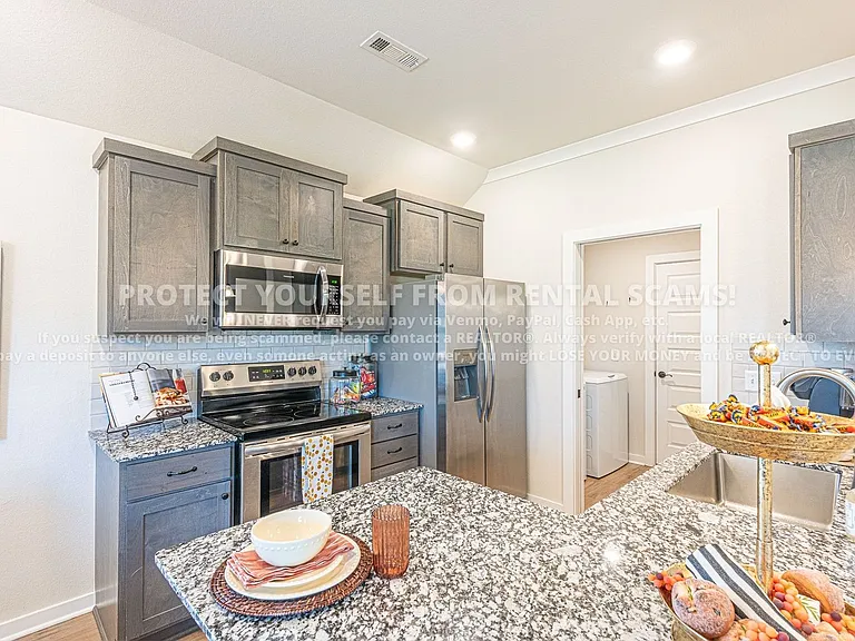 347 W Tyler Rd — Photo 7