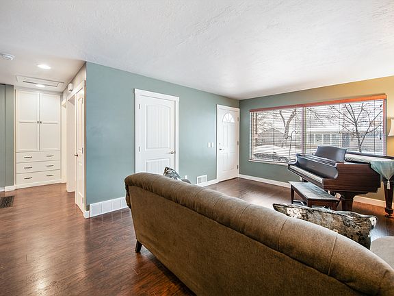 4th image of 2052 E Ashton Cir #2054