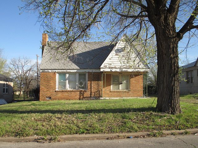 1st image of 1833 E Madison St
