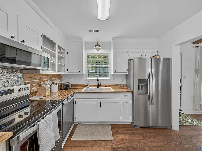 124 W Emert Rd — Photo 10