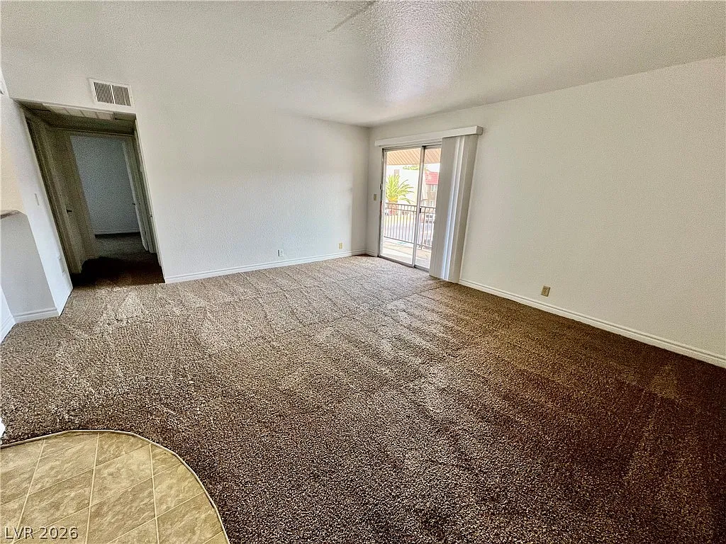 2 bed, 1.0 bath, 816 sqft, $1,295 — Photo 1