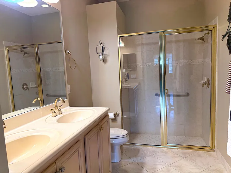 6510 Oxford Cir #101 — Photo 14