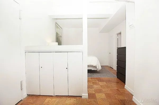 Rented by Anchor Associates | media 17