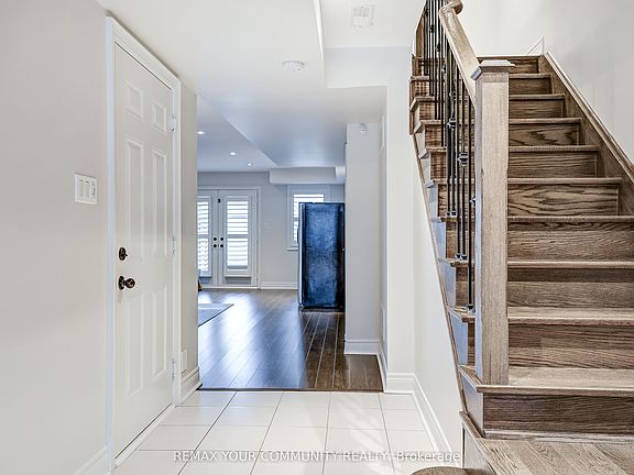3rd image of 22 Lowther Ave