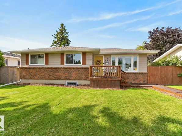 392 Lee Ridge Rd NW, Edmonton, AB T6K 0N7