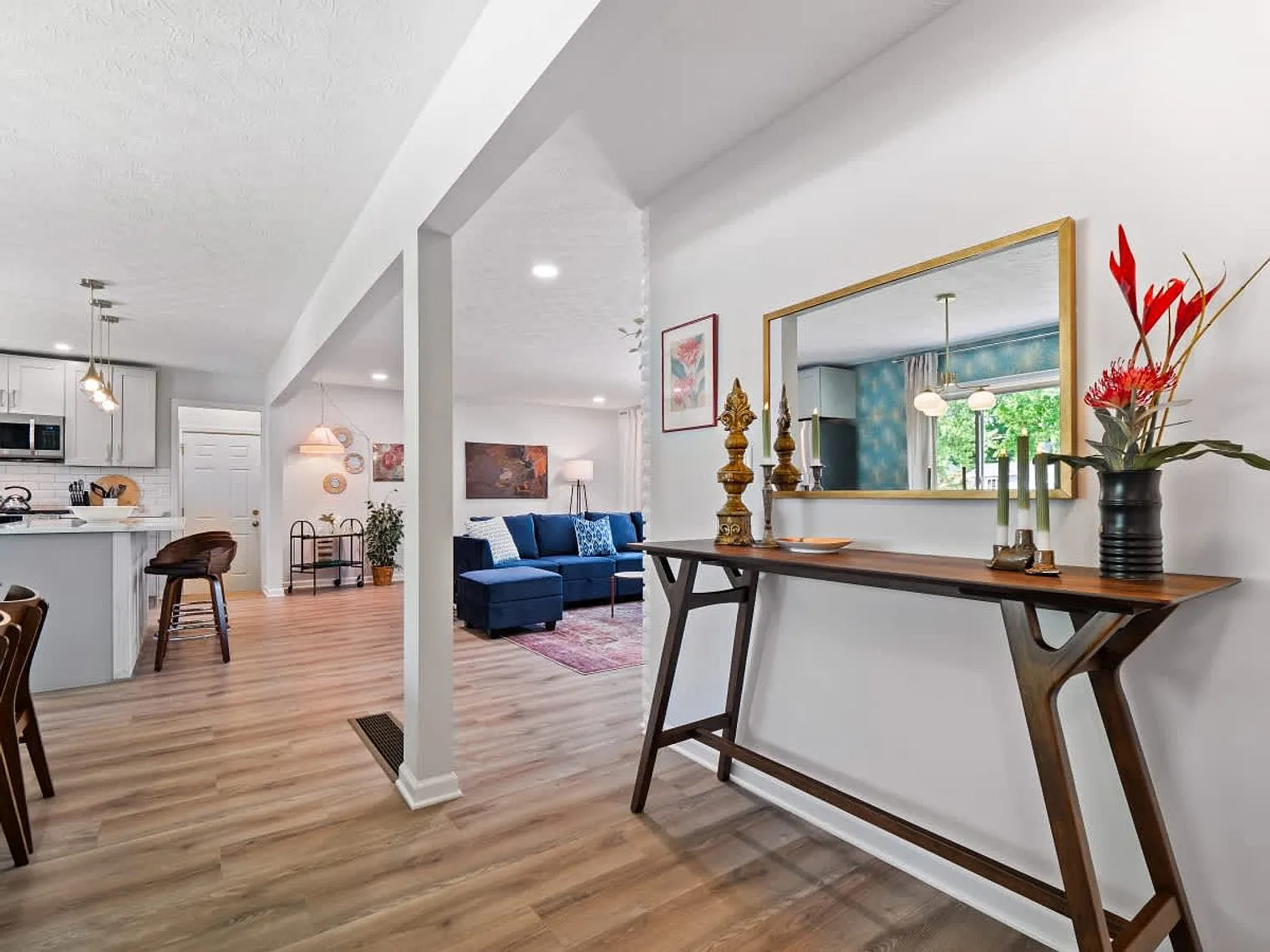 3 bed, 2.0 bath, 1991 sqft, $5,244 — Photo 4