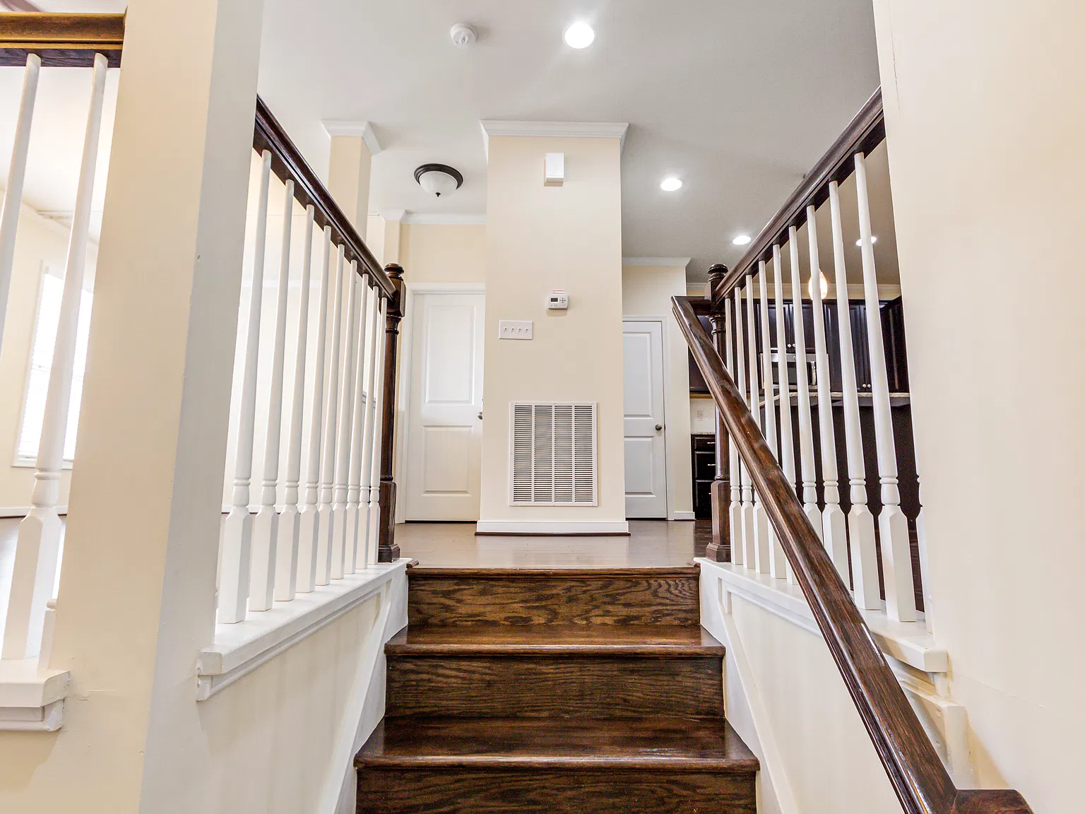 3 bed, 3.5 bath, 2766 sqft, $2,750 — Photo 4